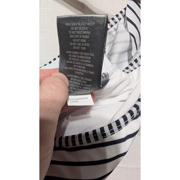 Vince Camuto Womens Blossom Stripes One Piece Swimsuit 10 Off The Shoulder - Picture 8 of 8